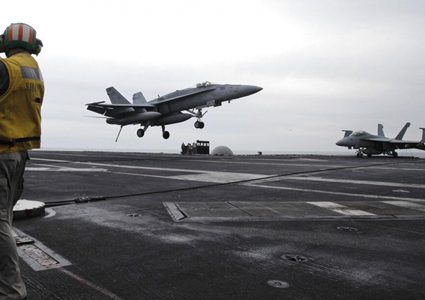 الولايات المتحدة تعزز قواتها الخليج