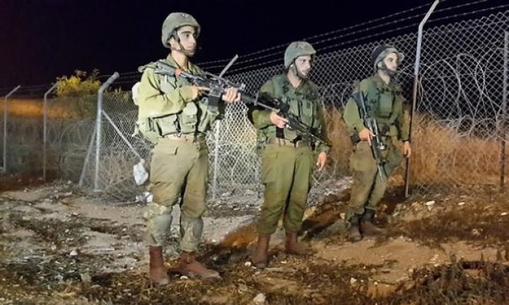 الاحتلال يعتقل 4 مواطنين على حدود قطاع غزة