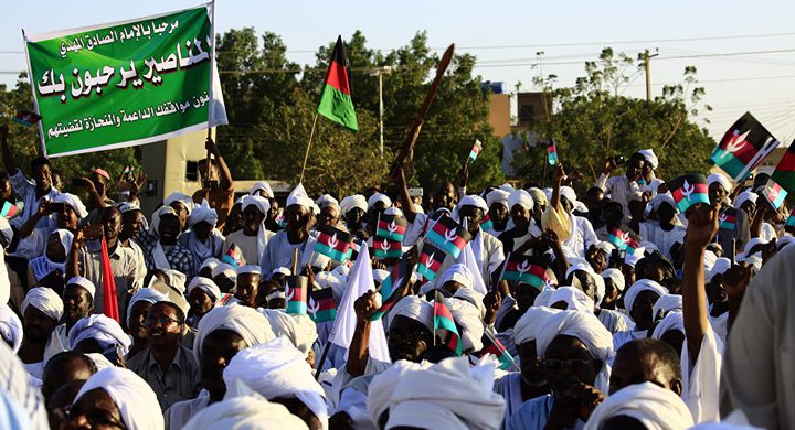 السودان.. قتيل وجرحى ودعوة للتوجه إلى قصر الرئاسة