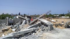 سلطة أراضي حماس تهدم منزل المواطن دوحان بخانيونس