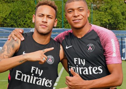 ما هو شرط مبامبي للبقاء في باريس؟