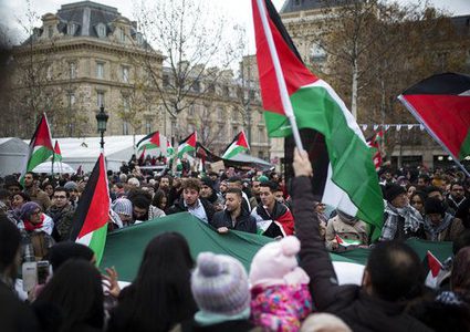 الفرنسيون يتظاهرون في باريس لأجل القدس