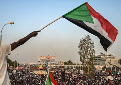 الشرطة تقمع "مليونية" بالخرطوم