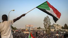 الشرطة تقمع "مليونية" بالخرطوم