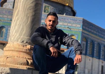 عائلة الشهيد عبيد تطالب بتشريح جثمان نجلها