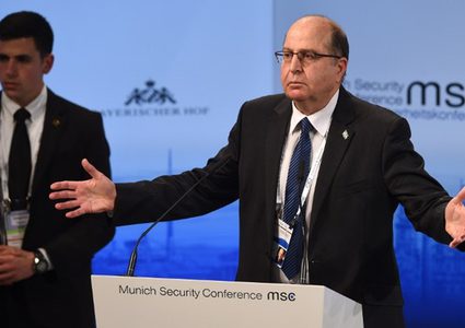 يعالون يشن هجوماً شرساً على نتنياهو ويصفه بالضعيف