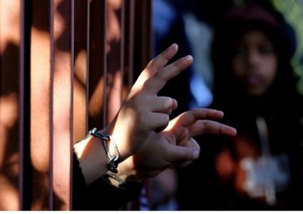 سبعة أسرى يواصلون إضرابهم عن الطعام