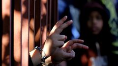 سبعة أسرى يواصلون إضرابهم عن الطعام