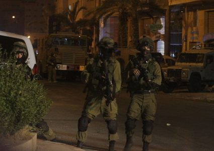 حملة اعتقالات بالمدينة المقدسة تطال عشرات المواطنين