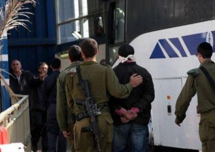 الاحتلال ينقل أسرى عسقلان إلى سجون أخرى في عقاب جماعي