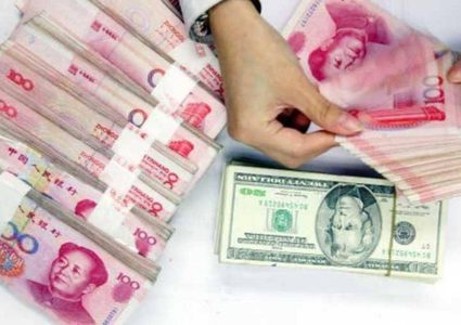 على حساب بقية العملات.. الدولار واليوان يرتفعان