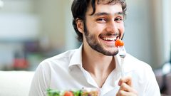 عندما يصبح الالتزام بتناول الطعام الصحي مرضا