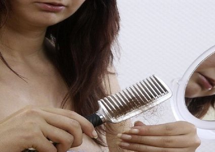 تساقط شعرك تخفي مشكلات صحية خطيرة