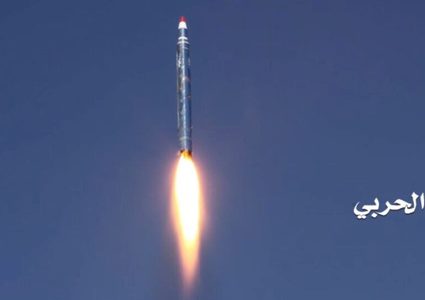 صواريخ تستهدف قوات سعودية في المملكة بعد ساعات من قصف مطار أبها