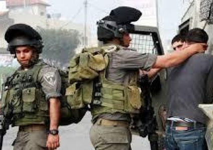 قوات الاحتلال تعتقل فلسطينياً بزعم نيته تنفيذ عملية