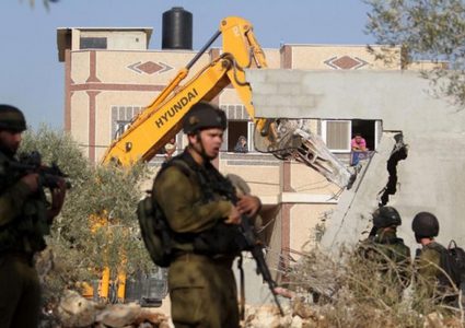 الاحتلال يسلم اخطارات هدم شمال نابلس