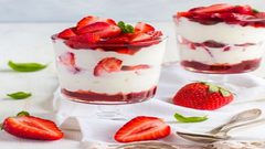 حلى الفراولة بالكريمة