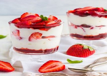 حلى الفراولة بالكريمة