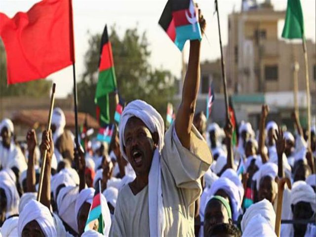 قوى التغيير توافق على التفاوض مع المجلس العسكري بالسودان