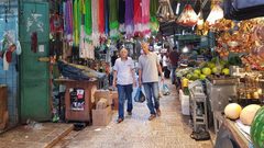 غياب راتب كامل.. عوامل ترجح ظهور "شبح الكساد"