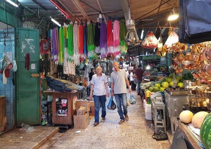 غياب راتب كامل.. عوامل ترجح ظهور "شبح الكساد"