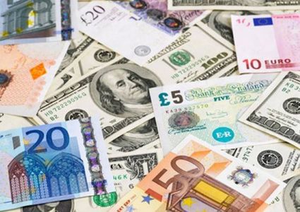 انخفاض سعر الدولار .. أسعار العملات