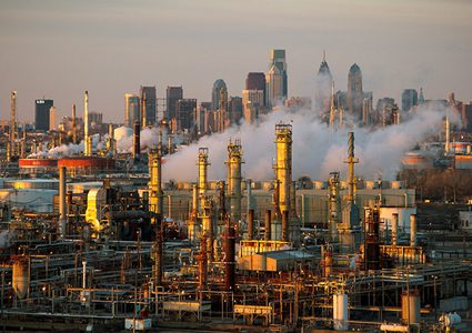 النفط يرتفع مع صعود الأسهم الأمريكية وانخفاض عدد آلات الحفر