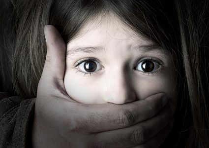 اختطاف طفل من والديه في مطار أمريكي