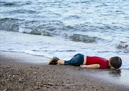 فيلم عالمي يجسد قصة الطفل آلان كردي