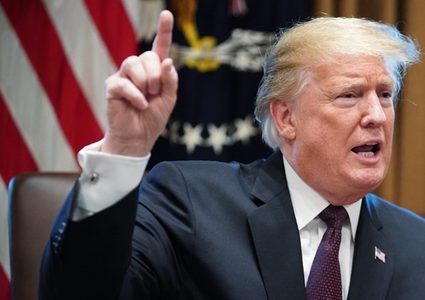 ترامب يتهم الصين وأوروبا بالتلاعب بالعملات