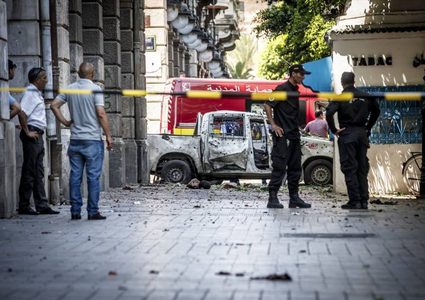 متشدد يفجر نفسه في العاصمة التونسية