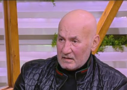 شقيقة الفنان عزت أبو عوف تنفي شائعة وصيته بحرق أفلامه