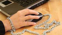 كيفية علاج المراهقين من إدمان الانترنت