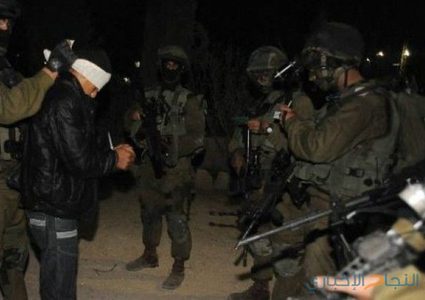 اعتقال 8 مواطنين في الضفة
