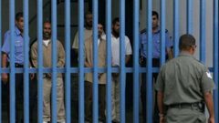 5 أسرى من الخليل يعلقون اضرابهم عن الطعام