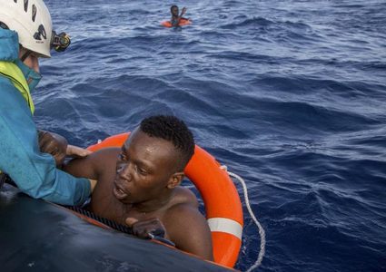 عشرات المفقودين في غرق قارب قبالة سواحل تونس