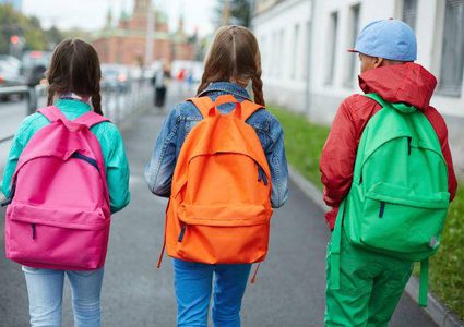 تحذير.. حمل التلاميذ أكثر من 20% من وزن الجسم على ظهرهم