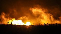 حريق كبير في غلاف غزة مساء اليوم بفعل البالونات الحارقة