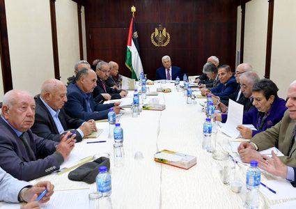 "التنفيذية" ترفض تصريحات كوشنير ضد القيادة