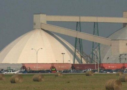 انتشال 34 عاملا من عمق 1000 متر في كندا