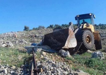 قوات الاحتلال "تدمر" محمية طبيعية شرق يطا