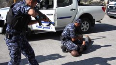 الشرطة تلقي القبض على شخص بحوزته 39 قطعة اثرية بنابلس