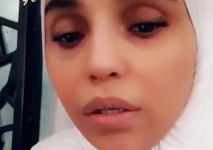 أمينة تدعو لريهام سعيد أثناء تأدييتها لمناسك العمرة