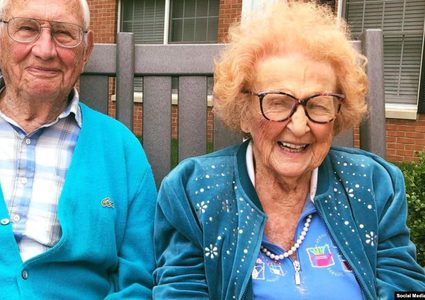 حب وزواج بعد سن المئة !