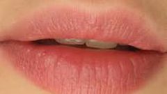 لنفخ الشفاه بطريقة طبيعية