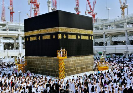 الملك سلمان يأمر باستضافة ألف حاج من ذوي "شهداء فلسطين"