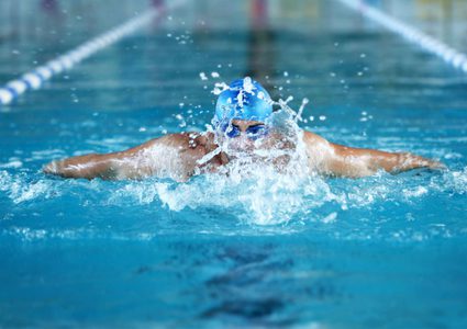 كيف يتم حرق السعرات الحرارية عن طريق السباحة ؟