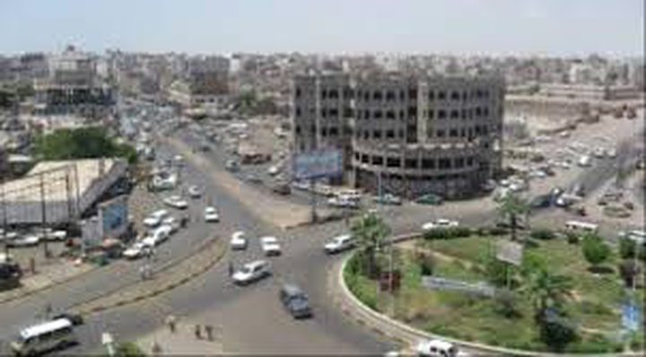 شاب يقتل والده وشقيقه
