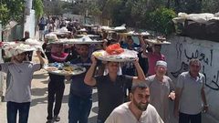 بيت لاهيا .. أهلها يتكاثفون بحبهم في السراء والضراء