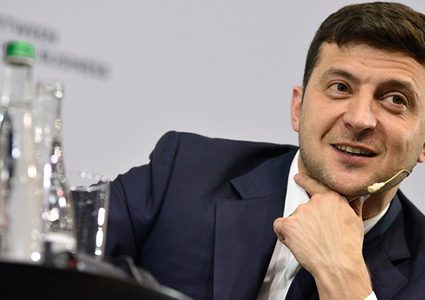 الرئيس الأوكراني يدعو بوتين للقاء شامل وموسكو ترد